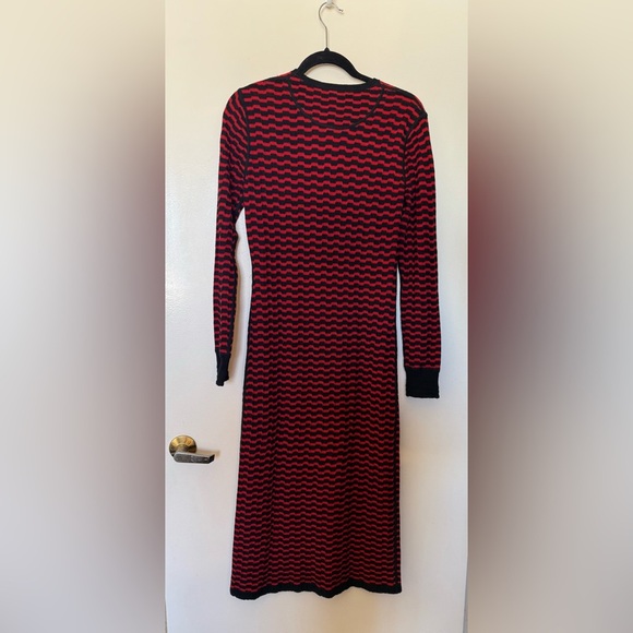 Marc Jacobs Red & Black Zigzag Stripe Merino Wool Sweater Dress in Size Medium - Picture 4 of 6